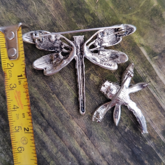2 Vintage Designer Dragonfly Brooches - Picture 7 of 7